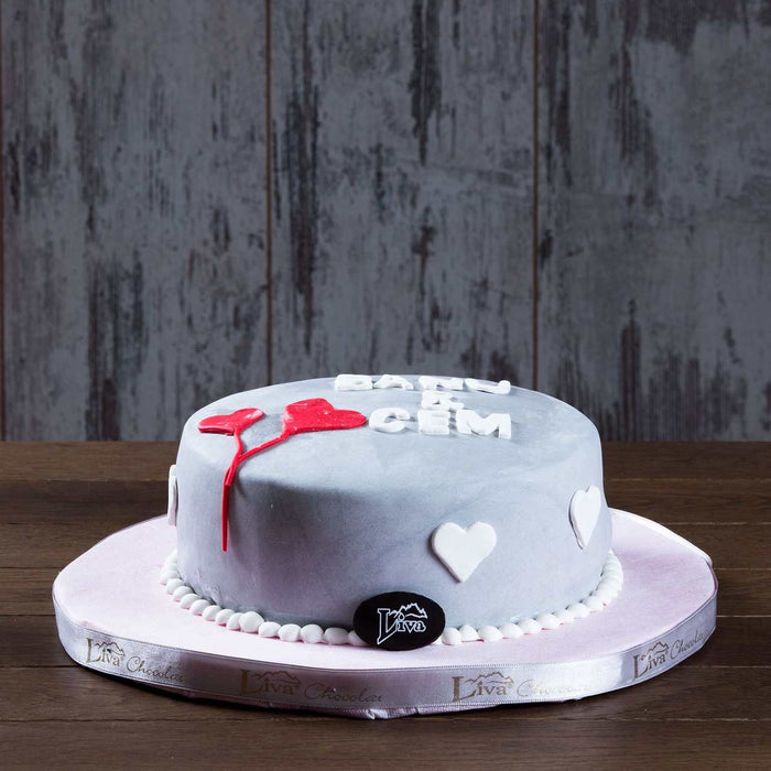 butik pasta yapımı sonunda elde edilen bir pasta 