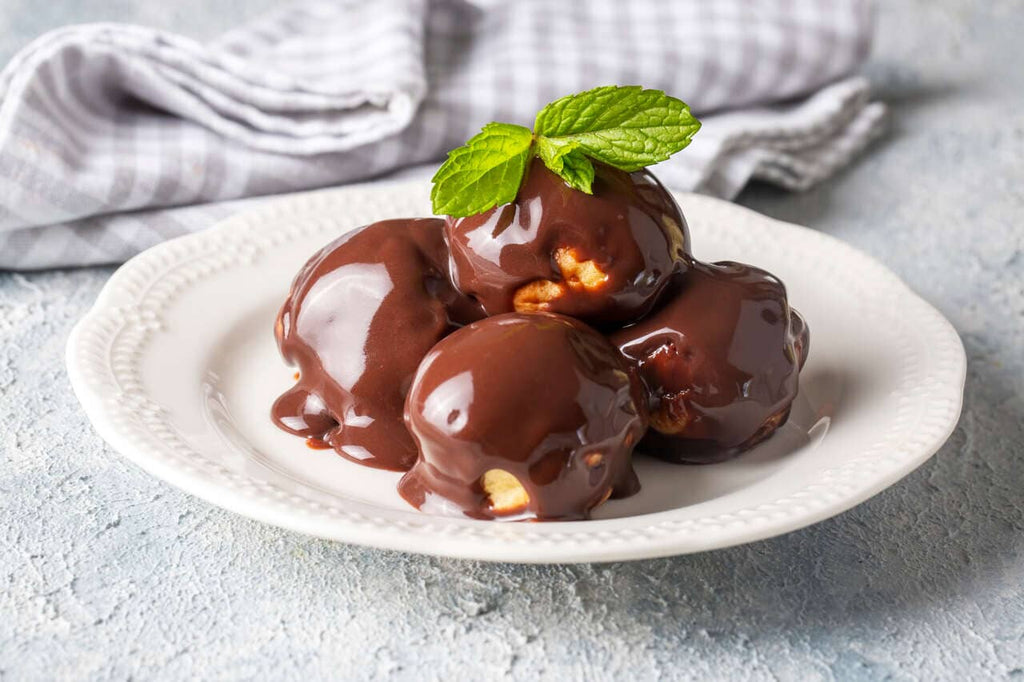 bir tabak profiterol