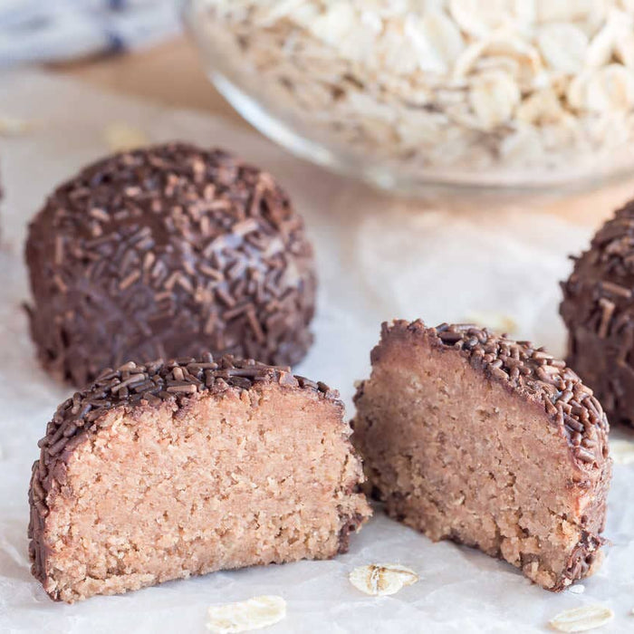 değişik tattlı tarifleri arasında yer alan çikolatalı toplar