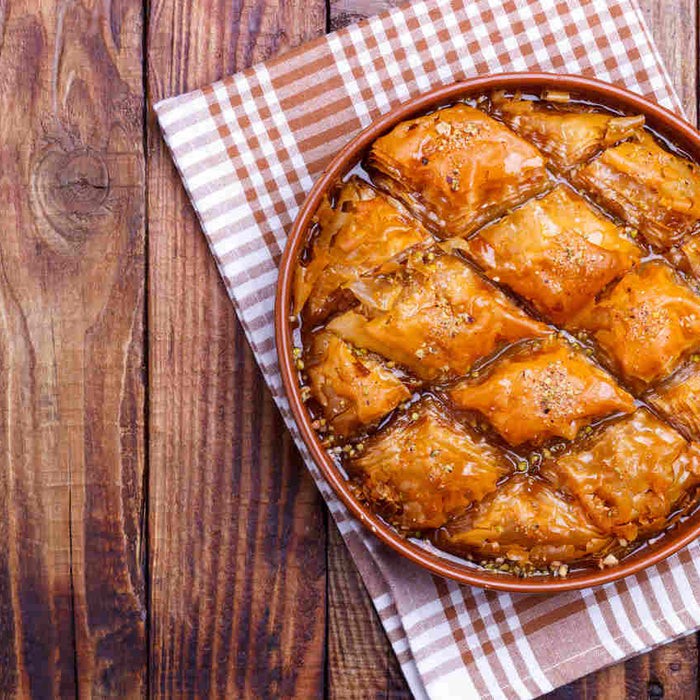 baklava nasıl yapılır sorusuna cevap olacak kadar güzel hazırlanmış bir tepsi baklava