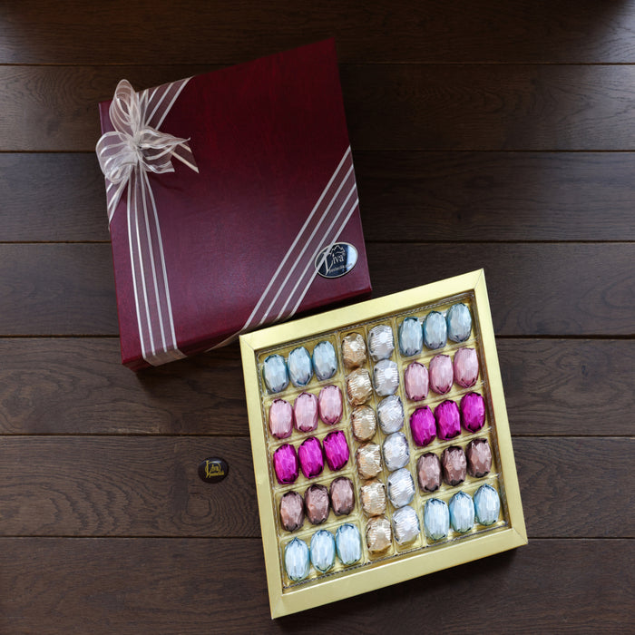 Bordo Kutu Yaldızlı Çikolata